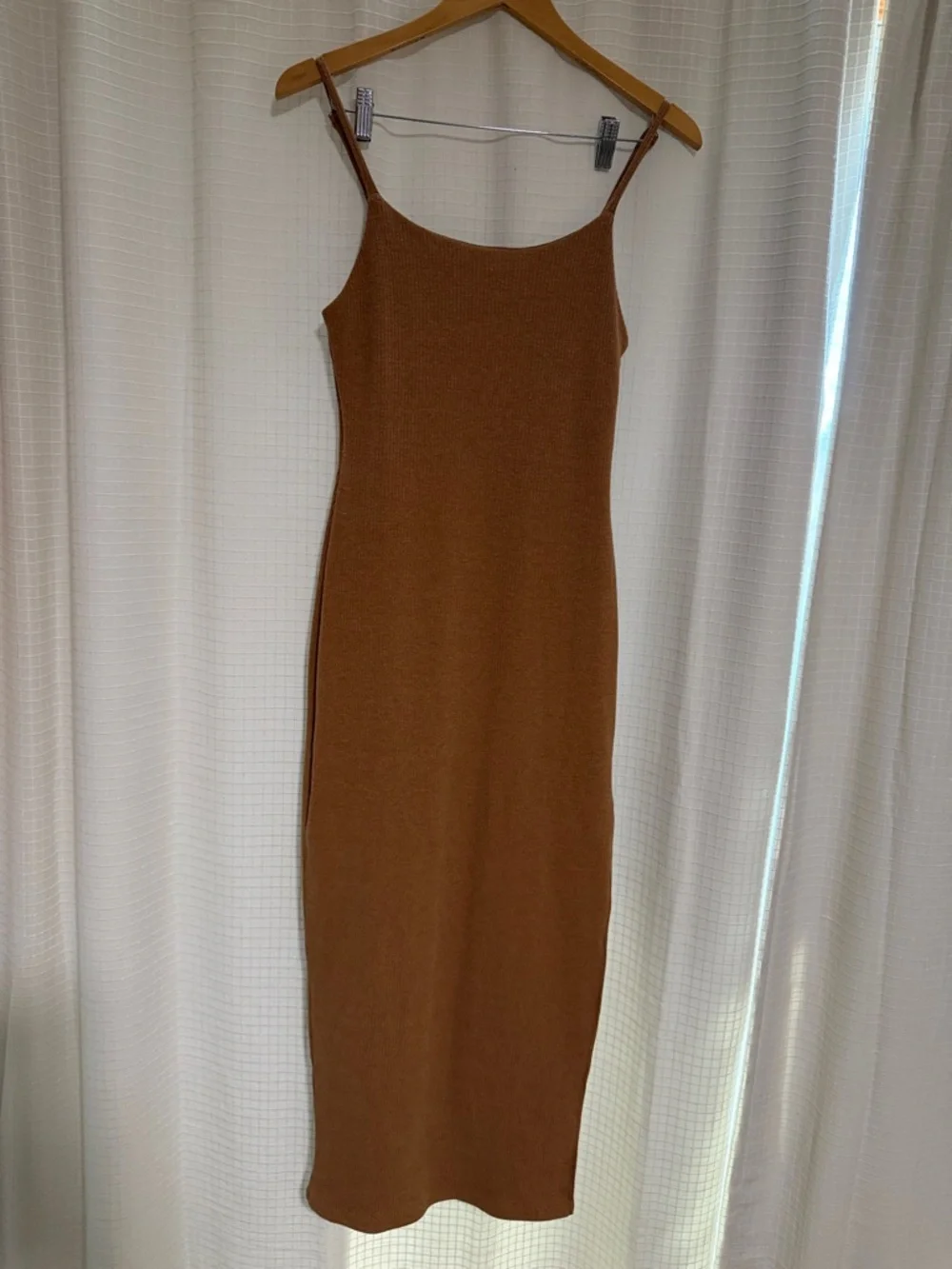 Vici & Hayley Luna Ribbed dress Carmel brown tan midi S Small spaghetti straps - Picture 7 of 11